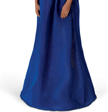 Load image into Gallery viewer, The Ashton-Drake Galleries Michelle Obama 2010 State Dinner Fashion Doll Part of The First Lady of Fashion Collection 14.75-inches - RCE Global Solutions