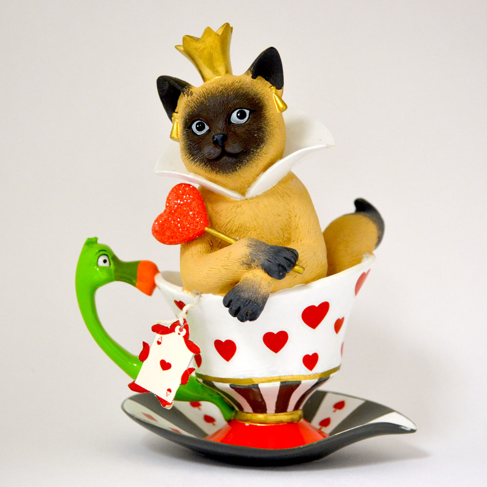 Disney Alice in Wonderland Pam-purr-ed Queen of Hearts Cat-In-A-Teacup  Hamilton