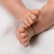 Load image into Gallery viewer, The Ashton-Drake Galleries Kaylee So Truly Real Vinyl Weighted Poseable Baby Girl Doll by Linda Murray 20-inches - RCE Global Solutions