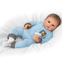 Load image into Gallery viewer, The Ashton - Drake Galleries Oliver Interactive Lifelike So Truly Real® Baby Boy Doll Breathes Coos Has Heartbeat Weighted Poseable Soft RealTouch® Vinyl Skin by Doll Artist Linda Murray 19"-inches - RCE Global Solutions