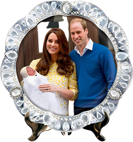 The Bradford Exchange Her Royal Highness Commemorative Collector Plate Prince William and Catherine with Newly Born Princess Charlotte of Cambridge 7.5-inches - RCE Global Solutions