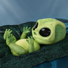 Load image into Gallery viewer, The Ashton - Drake Galleries Lumina Alien Baby with Glow-In-The-Dark Vinyl Skin So Truly Real® Lifelike &amp; Realistic Weighted Doll by Ina Volprich 16-inches
