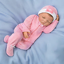 Load image into Gallery viewer, The Ashton-Drake Galleries So Truly Real Hazel&#39;s Warming Cuddles Realistic Baby Doll Feat, 2 Built-in Warming Pads That Heat Up at Touch of A Button 18.5-inches - RCE Global Solutions
